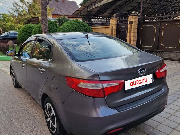 2013 Kia Rio 4-speed III, серый, 850000 рублей - вид 4