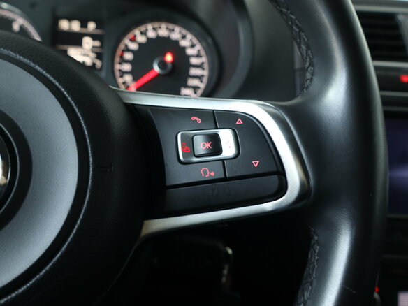 2019 Volkswagen Polo V Рестайлинг, красный, 1319000 рублей - вид 10