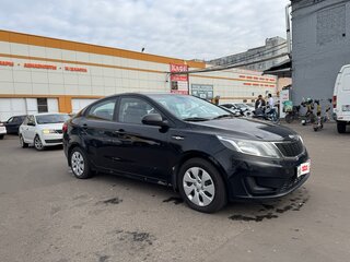2013 Kia Rio III, чёрный, 700000 рублей, вид 3