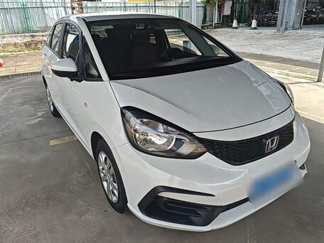 2023 Honda Fit IV Рестайлинг, белый, 1050000 рублей, вид 3