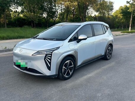 2025 Aion Y Plus 49.75 kWh, голубой, 1671001 рублей, вид 1