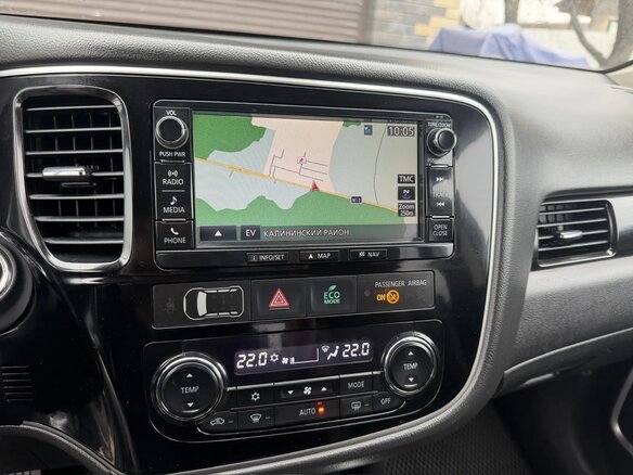 2016 Mitsubishi Outlander PHEV III Рестайлинг 2, серый, 2500000 рублей - вид 25