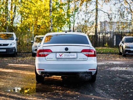 2014 Skoda Superb II Рестайлинг, белый, 900000 рублей, вид 4