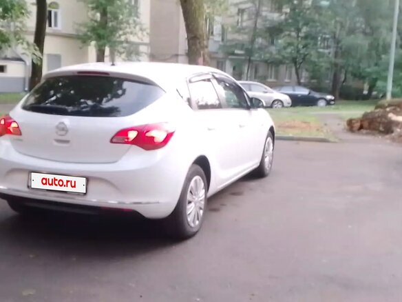 2015 Opel Astra J Рестайлинг, белый, 650000 рублей - вид 3