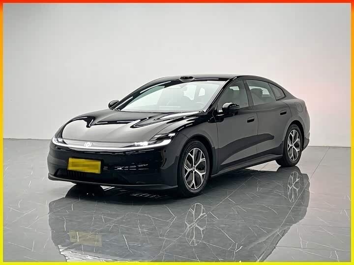 Открыть фотографии: Changan Qiyuan A06