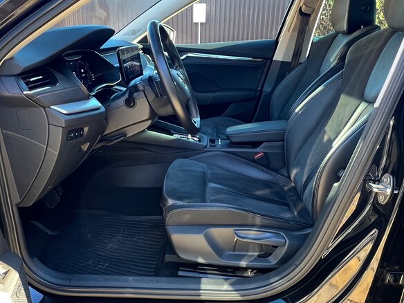 2022 Skoda Octavia IV (A8), чёрный, 2950000 рублей - вид 10