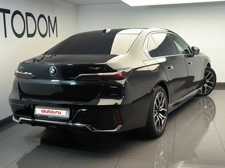 2025 BMW 7 серии 740i xDrive VII (G70), чёрный, 15750000 рублей, вид 4
