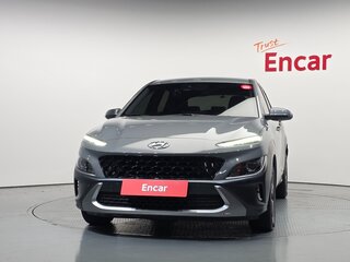 2022 Hyundai Kona I Рестайлинг, серебристый, 2193000 рублей, вид 2