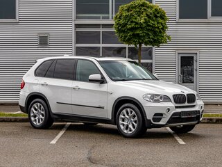 2013 BMW X5 35i II (E70) Рестайлинг, белый, 1895000 рублей, вид 3