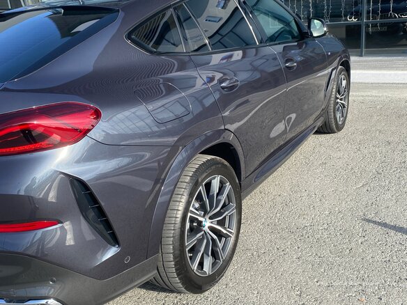 2021 BMW X6 40i III (G06), серый, 12900000 рублей - вид 6