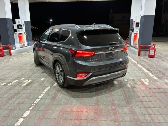 2018 Hyundai Santa Fe IV, серый, 2900000 рублей - вид 4