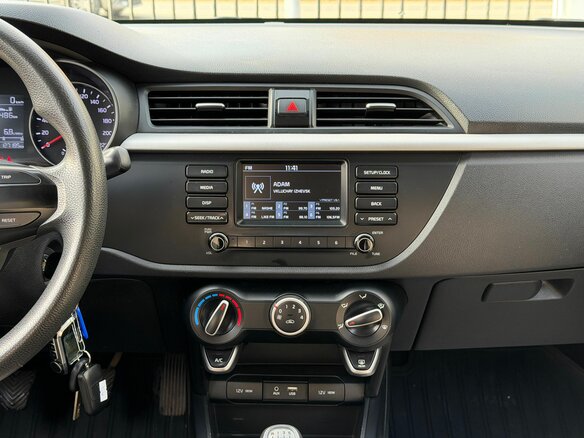 2018 Kia Rio IV, серебристый, 1209000 рублей - вид 18