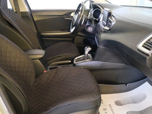 2018 Kia Ceed III, серебристый, 1549000 рублей - вид 12