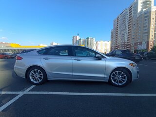 2018 Ford Fusion (North America) II Рестайлинг, серебристый, 1145563 рублей, вид 4