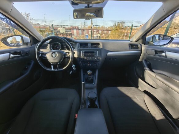 2015 Volkswagen Jetta VI, серебристый, 999000 рублей - вид 13
