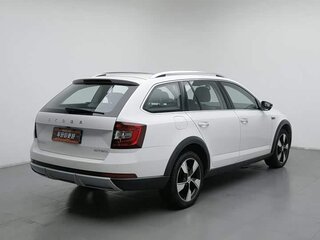 2018 Skoda Octavia III (A7) Рестайлинг, белый, 1350000 рублей, вид 3