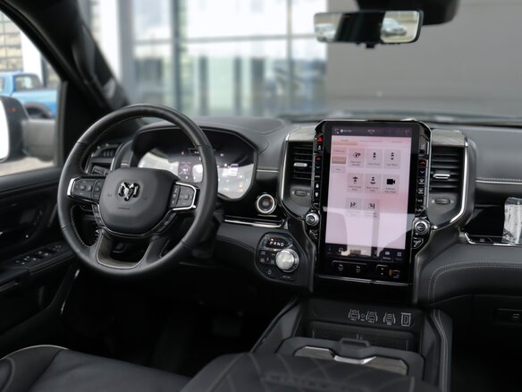 2026 Ram 1500 Crew Cab V Рестайлинг, чёрный, 11690000 рублей - вид 25