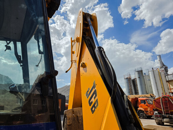 2010 JCB 3CX, жёлтый, 3250000 рублей - вид 22