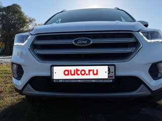 2017 Ford Kuga II Рестайлинг, белый, 1840000 рублей, вид 5