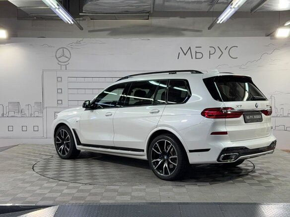 2022 BMW X7 40d I (G07), белый, 9495000 рублей - вид 10