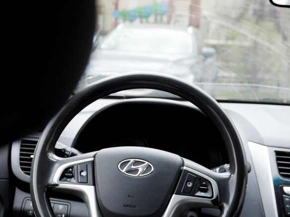2011 Hyundai Solaris I, серебристый, 479900 рублей - вид 9