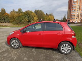 2009 Toyota Yaris II Рестайлинг, красный, 500000 рублей, вид 5