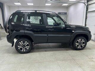 2026 Lada (ВАЗ) Niva Travel I Рестайлинг, чёрный, 1735900 рублей, вид 4