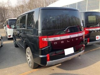 2023 Mitsubishi Delica D:5 I Рестайлинг, чёрный, 2428000 рублей, вид 3
