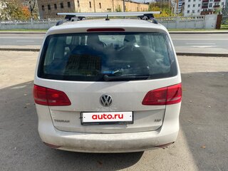 2010 Volkswagen Touran I Рестайлинг 2, белый, 750000 рублей, вид 3