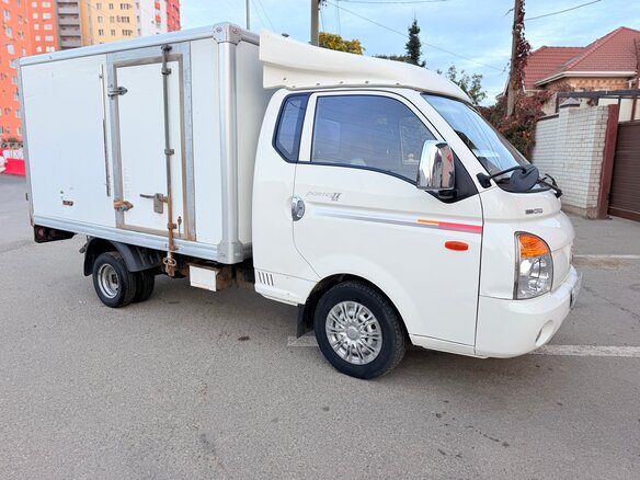 2009 Hyundai Porter II, белый, 770000 рублей - вид 4