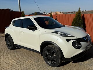 2017 Nissan Juke I Рестайлинг, белый, 1700000 рублей, вид 3
