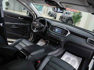 2017 Kia Sorento III Prime, белый, 2190000 рублей, вид 5