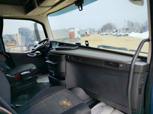 2020 Volvo FH, красный, 8024000 рублей - вид 7