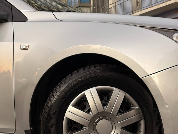 2011 Chevrolet Cruze I, серебристый, 490000 рублей - вид 6