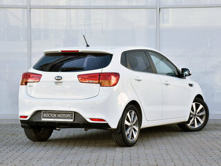 2015 Kia Rio III Рестайлинг, белый, 1015000 рублей, вид 3
