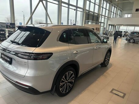 2026 Geely EX5 Гибрид EM-R, серебристый, 3829990 рублей, вид 3