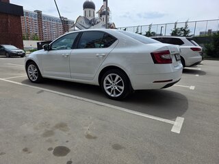 2018 Skoda Octavia III (A7) Рестайлинг, белый, 2150000 рублей, вид 1