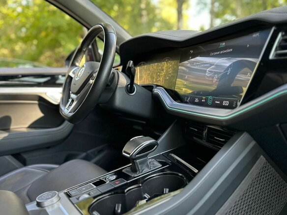2019 Volkswagen Touareg III, серый, 6750000 рублей - вид 13