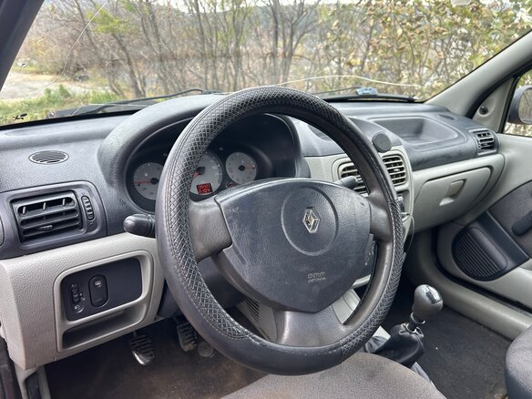 2005 Renault Symbol I Рестайлинг, красный, 210000 рублей - вид 4