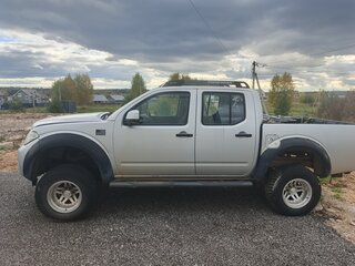 2010 Nissan Navara (Frontier) III (D40) Рестайлинг, серебристый, 580000 рублей, вид 2