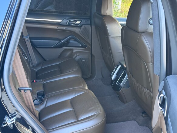 2015 Porsche Cayenne GTS II Рестайлинг (958), чёрный, 3650000 рублей - вид 18