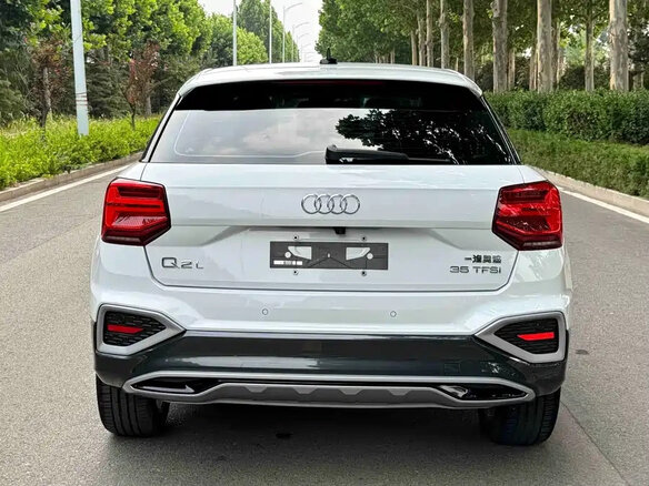 2022 Audi Q2 L 35 TFSI I Рестайлинг, белый, 1820000 рублей - вид 6
