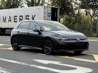 2023 Volkswagen Golf VIII, серый, 1925000 рублей, вид 1