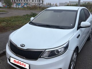 2015 Kia Rio III Рестайлинг, белый, 970000 рублей, вид 2