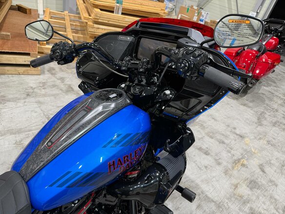 2026 Harley-Davidson CVO Road Glide, синий - вид 28