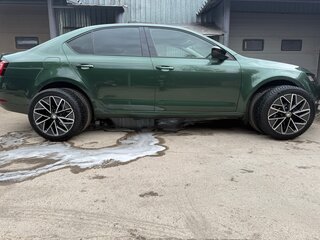 2020 Skoda Octavia III (A7) Рестайлинг, зелёный, 2150000 рублей, вид 5