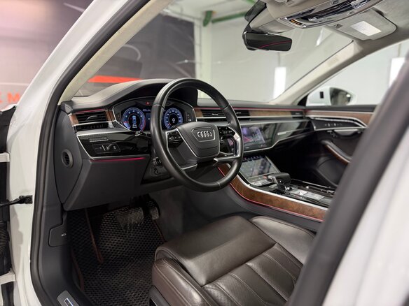 2019 Audi A8 Long 55 TFSI IV (D5), белый, 4790000 рублей - вид 22