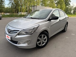 2015 Hyundai Solaris I Рестайлинг, серебристый, 675000 рублей, вид 3