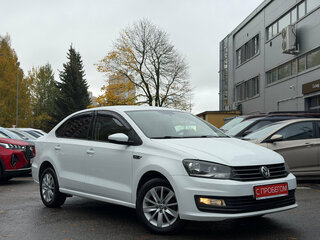 2016 Volkswagen Polo V Рестайлинг, белый, 899000 рублей, вид 1