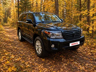 2013 Toyota Land Cruiser 200 Series Рестайлинг 1, чёрный, 4000000 рублей, вид 1